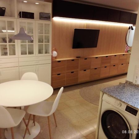 2 Bedroom Large Modern Apartment In Blanes Old Town 50M From The Beach! Ngoại thất bức ảnh